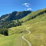 Ferienstudio Mit Herrlicher Berg- Und Talsicht كرانز مونتانا