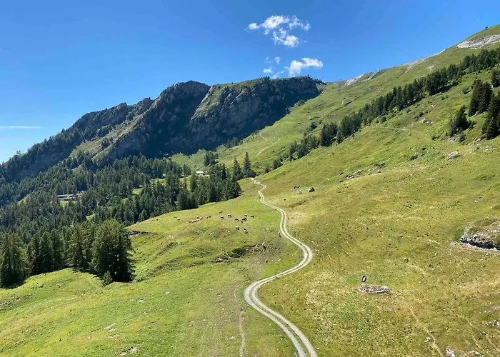 Ferienstudio Mit Herrlicher Berg- Und Talsicht كرانز مونتانا